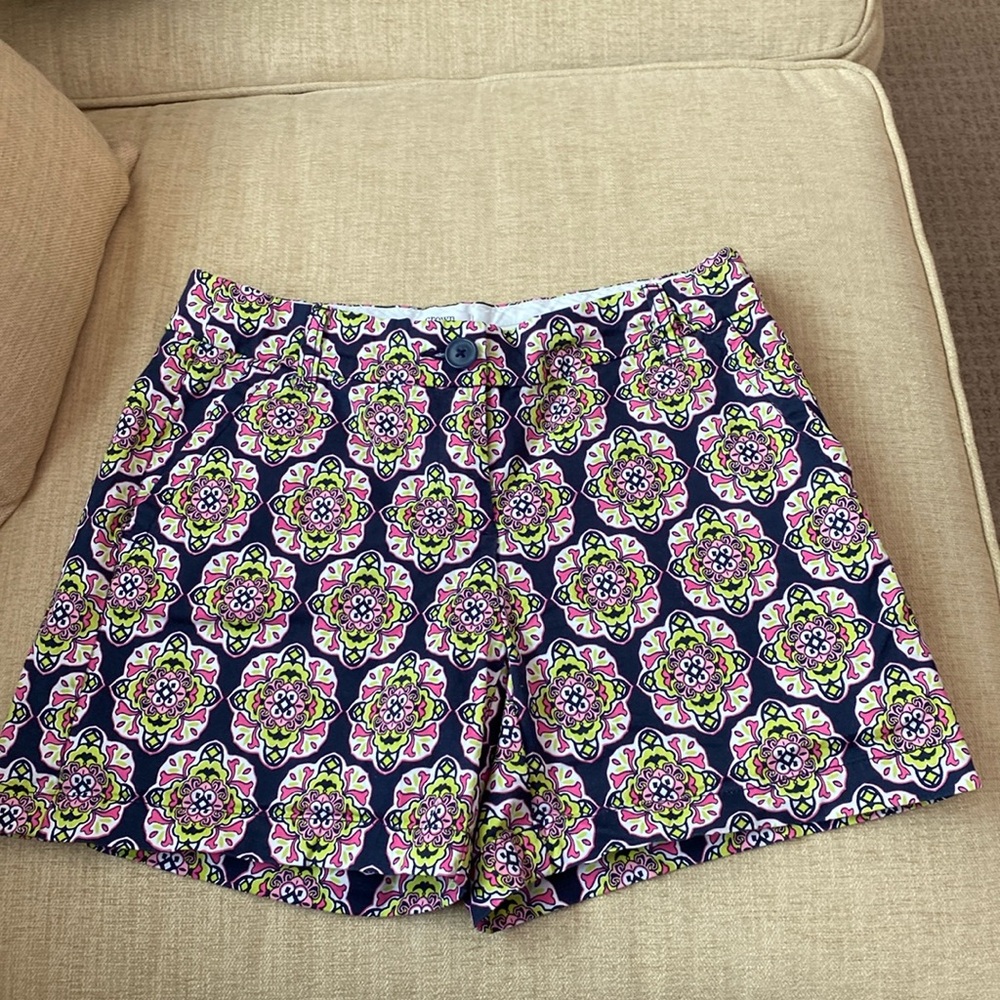 crown & ivy shorts Size 2